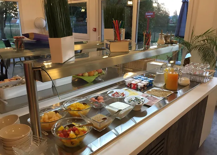 Best Hotel Rouen Est / Val De Reuil
